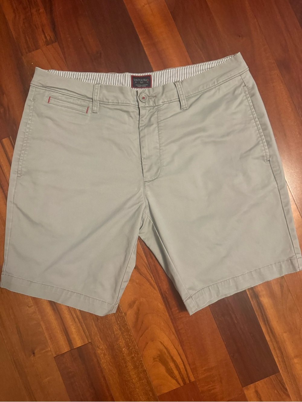 UNTUCKit Men’s Light Gray Flat Front Chino Shorts